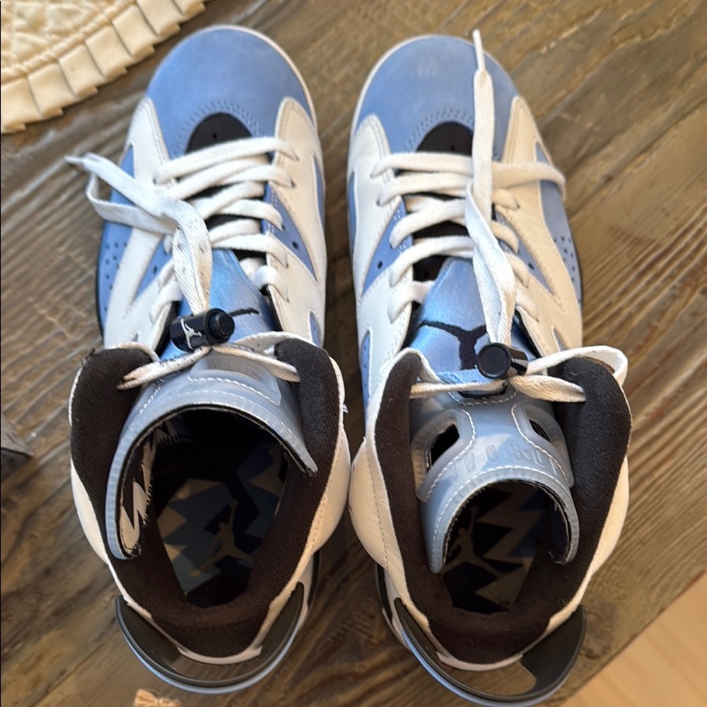 Air Jordan Carolina 6 retro size men’s 9.5 with box